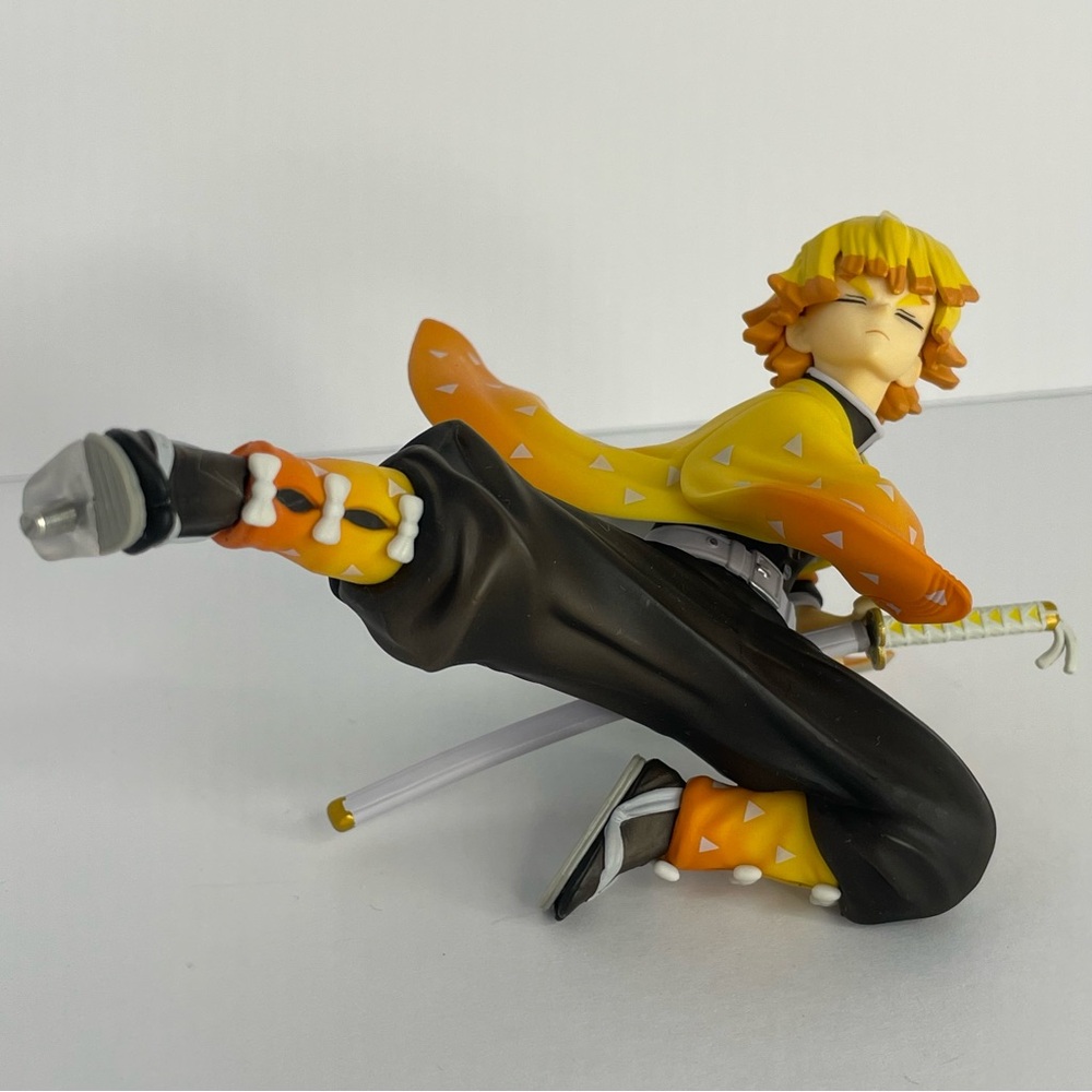 Demon Slayer Kimetsu no Yaiba: Zenitsu Agatsuma ConoFig Figure - Picture 10 of 16